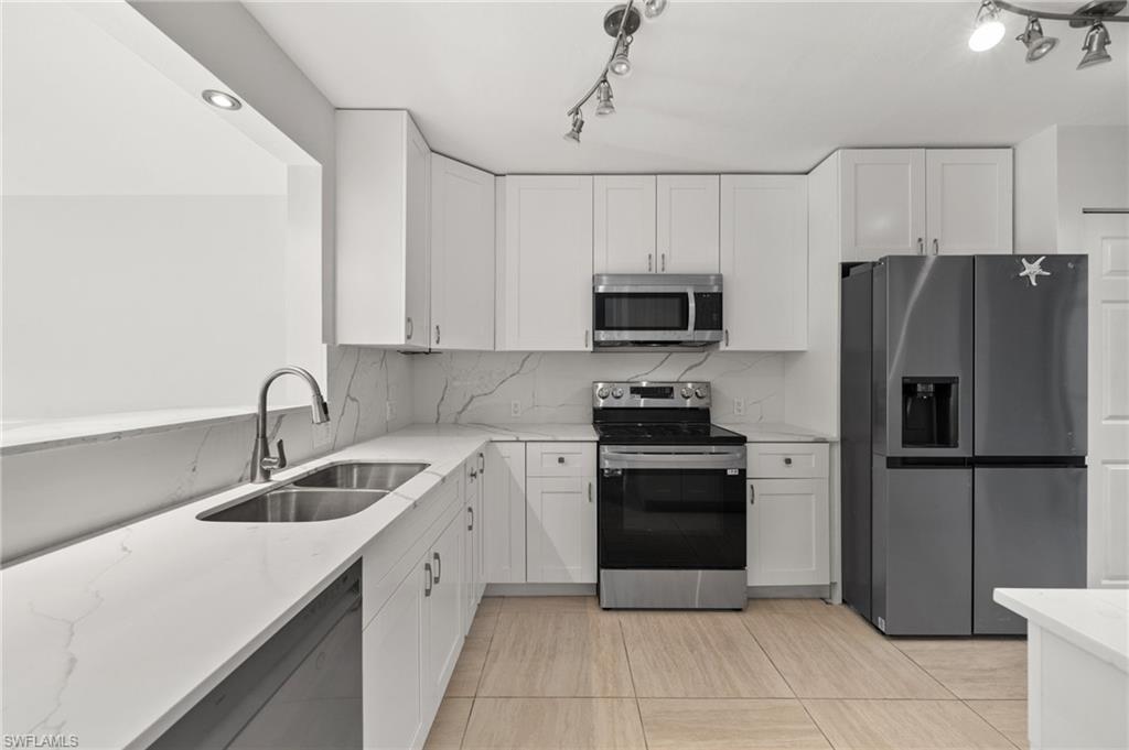 15481 Admiralty Cir # 4 Property Photo 8