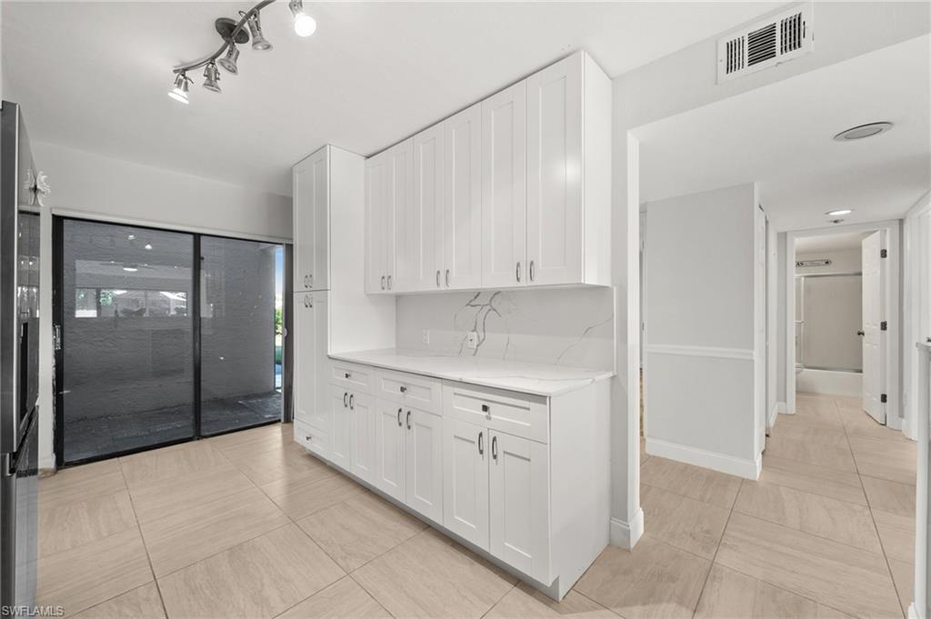 15481 Admiralty Cir # 4 Property Photo 9