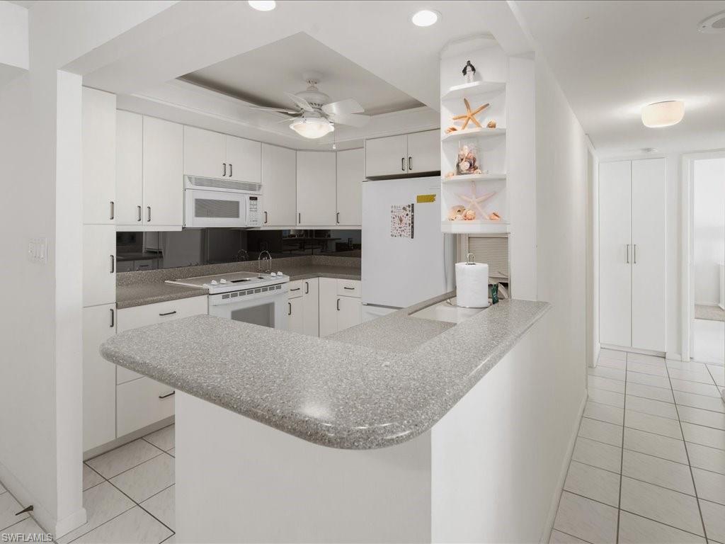 380 Seaview Ct # 908 Property Photo 5