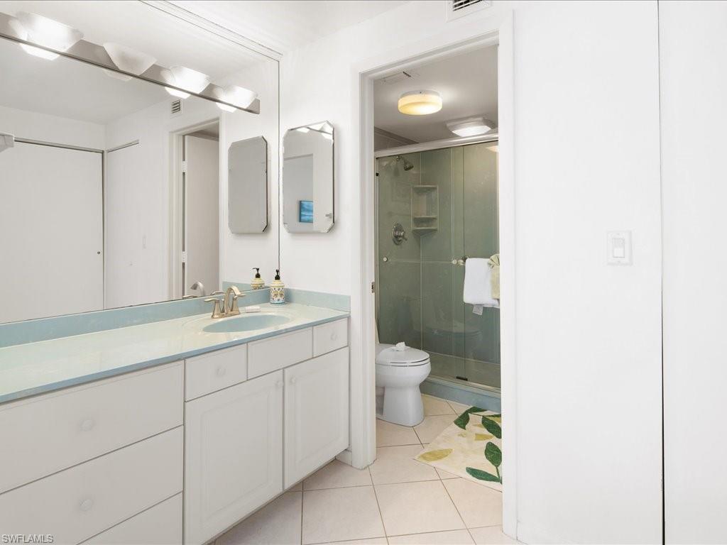380 Seaview Ct # 908 Property Photo 11