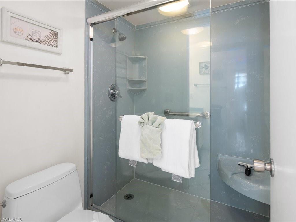 380 Seaview Ct # 908 Property Photo 14