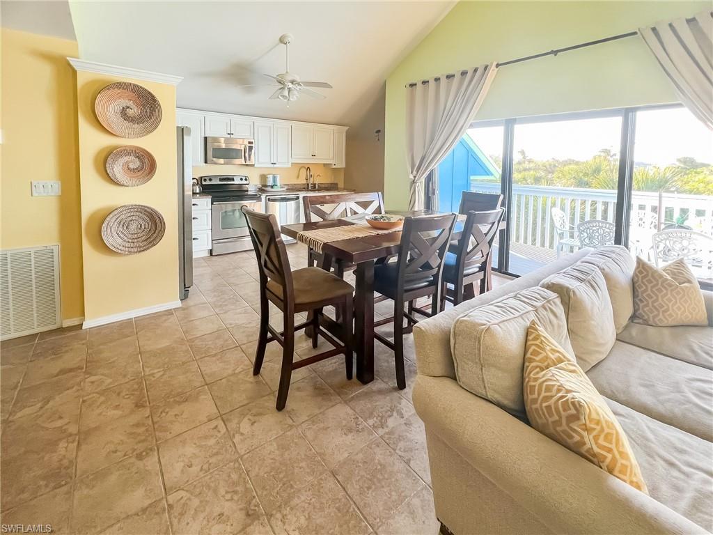 564 Coral Cir Property Photo 10