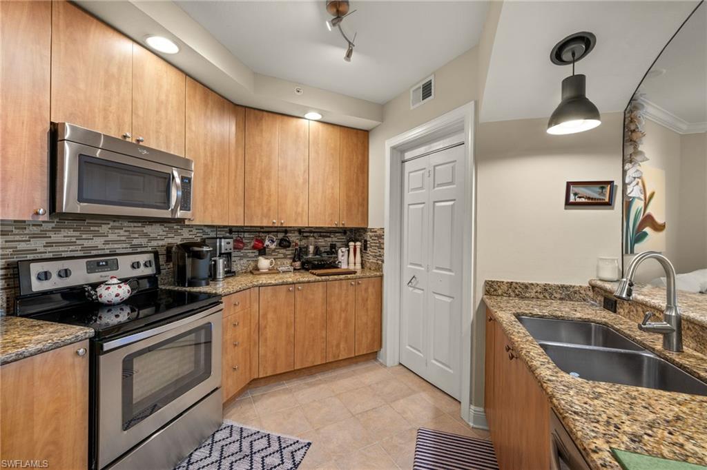 2825 Palm Beach Blvd # 508 Property Photo 3