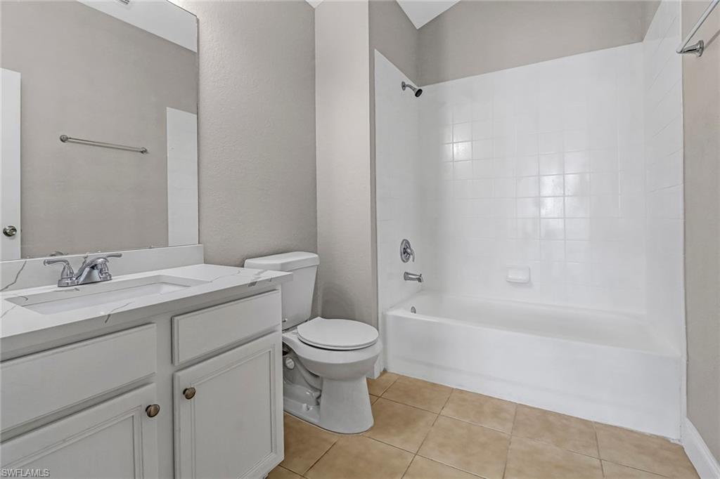 4490 10th St Ne Property Photo 14