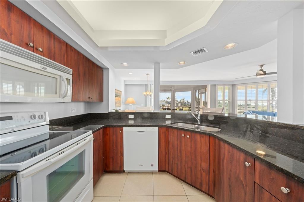 1666 Lands End Village Property Photo 14