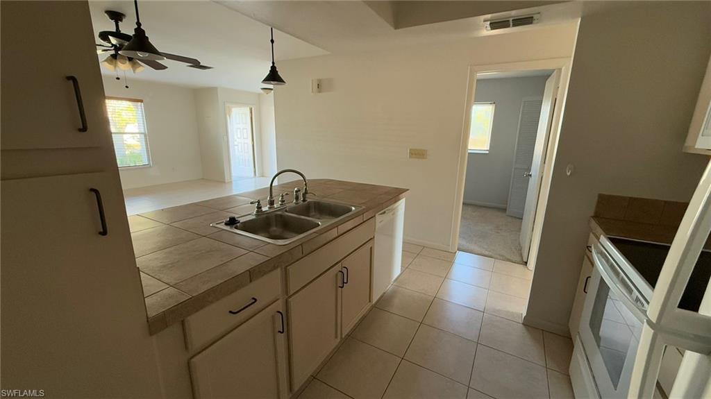 2823 Sw Santa Barbara Pl # 2823 Property Photo 4