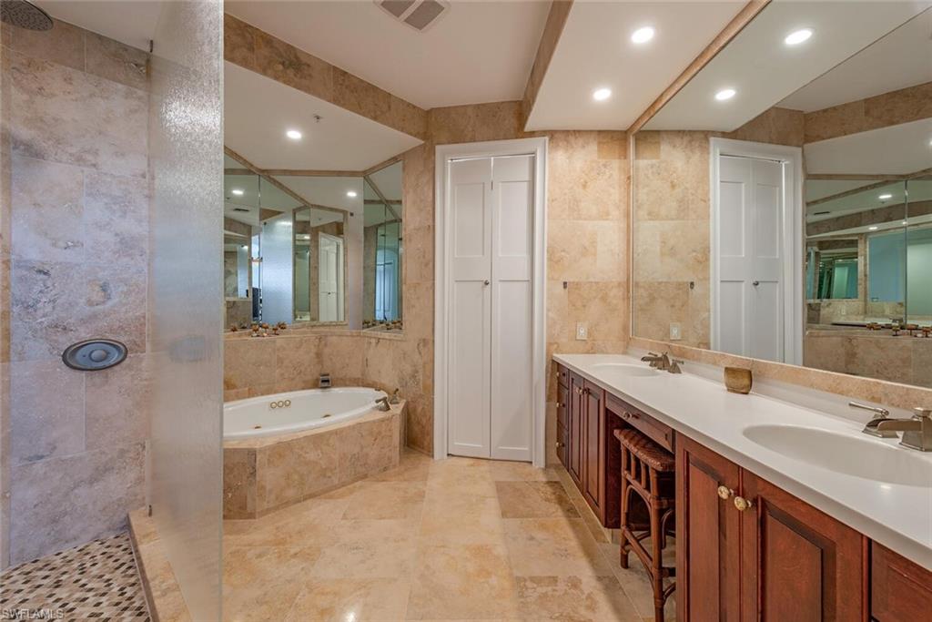 4811 Island Pond Ct # 304 Property Photo 7