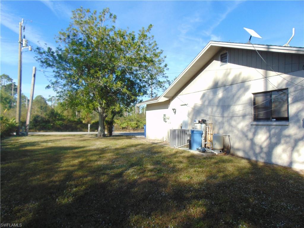 906 Wells Ave Property Photo 3