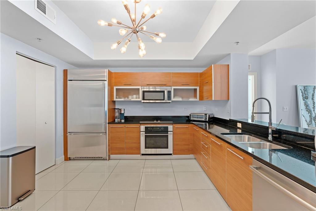 3000 Oasis Grand Blvd # 1101 Property Photo 2