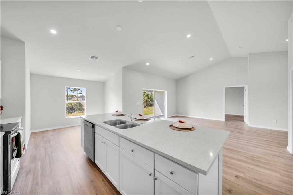 3340 Garden Blvd Property Photo 8