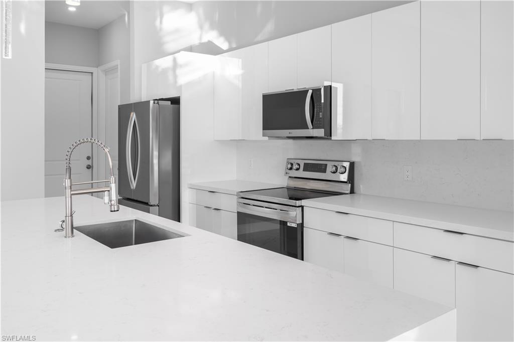 2848 Nw 3rd Ter Property Photo 8