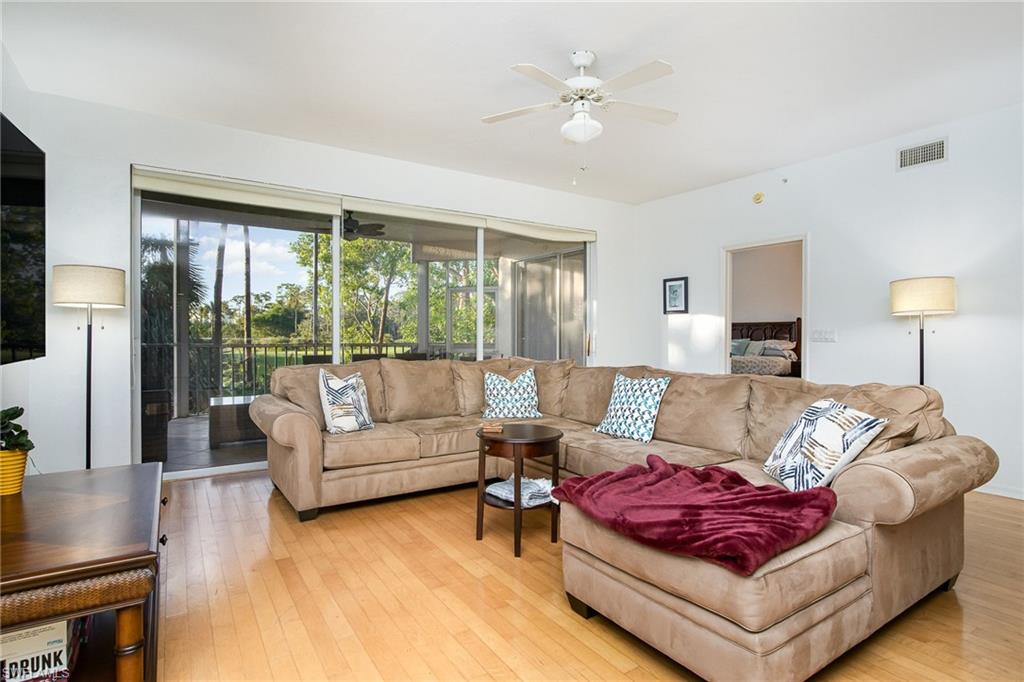 26876 Wedgewood Dr # 102 Property Photo 5