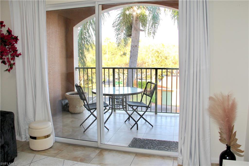 1265 Wildwood Lakes Blvd # 303 Property Photo 4
