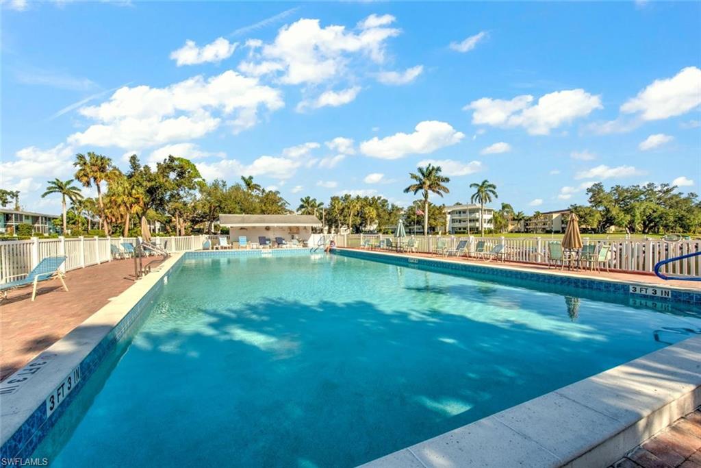 1418 Tropic Ter Property Photo 3