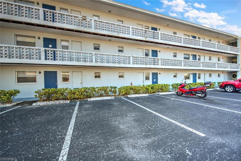 1418 Tropic Ter Property Photo 7