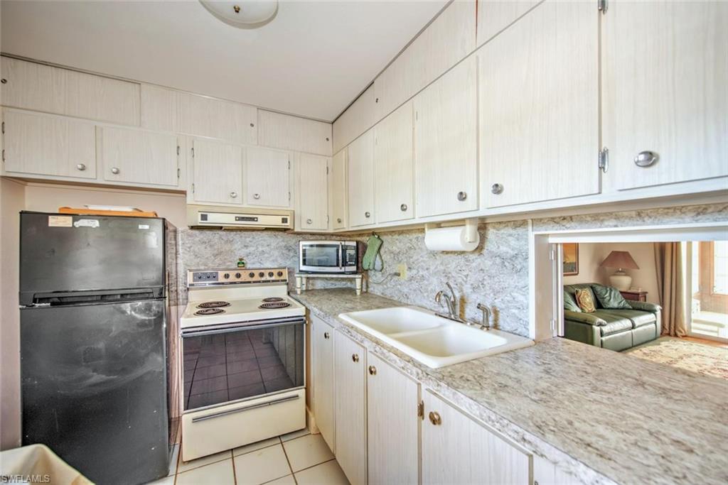 1418 Tropic Ter Property Photo 13