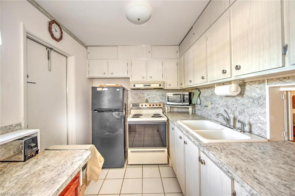 1418 Tropic Ter Property Photo 15