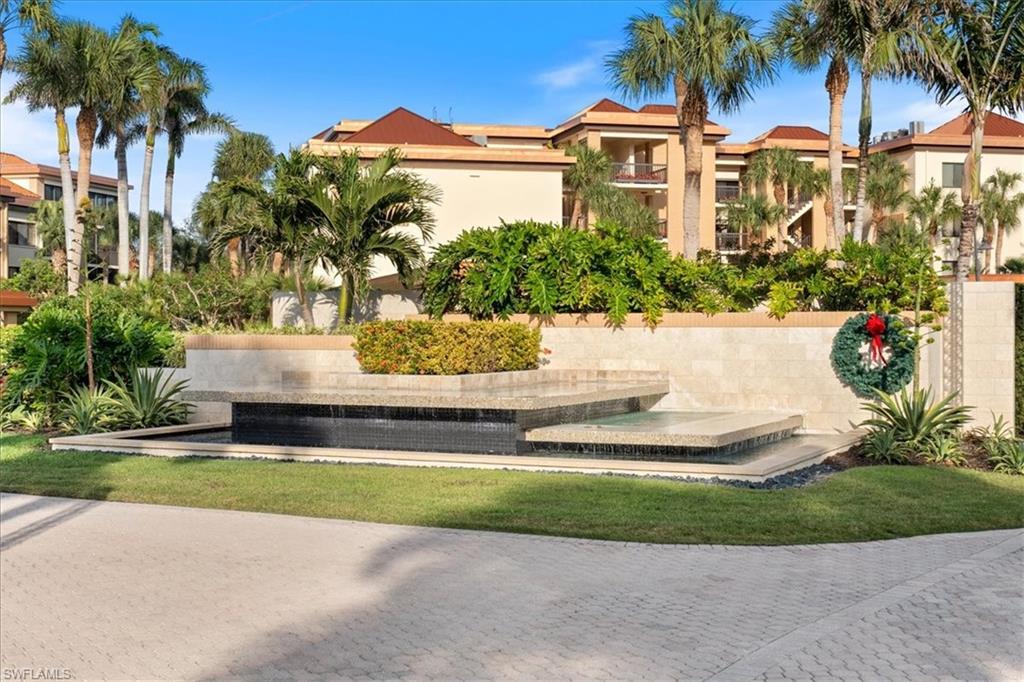 6740 Pelican Bay Blvd Property Photo 6