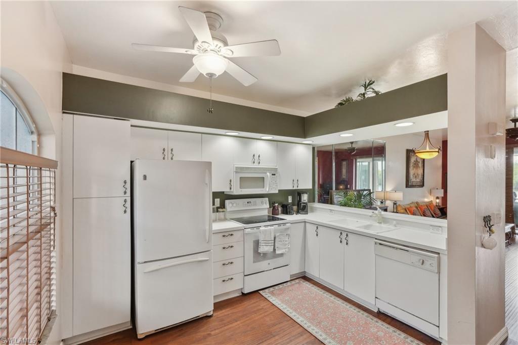 242 Newport Dr # 502 Property Photo 2