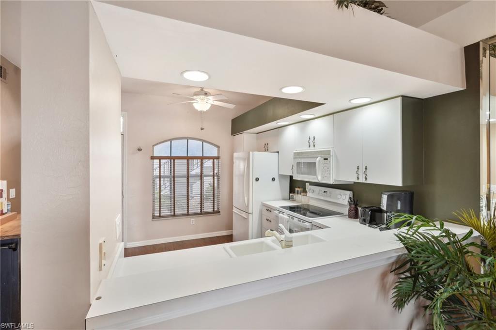242 Newport Dr # 502 Property Photo 8