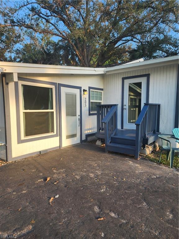 205 Delray Ave Property Photo 4