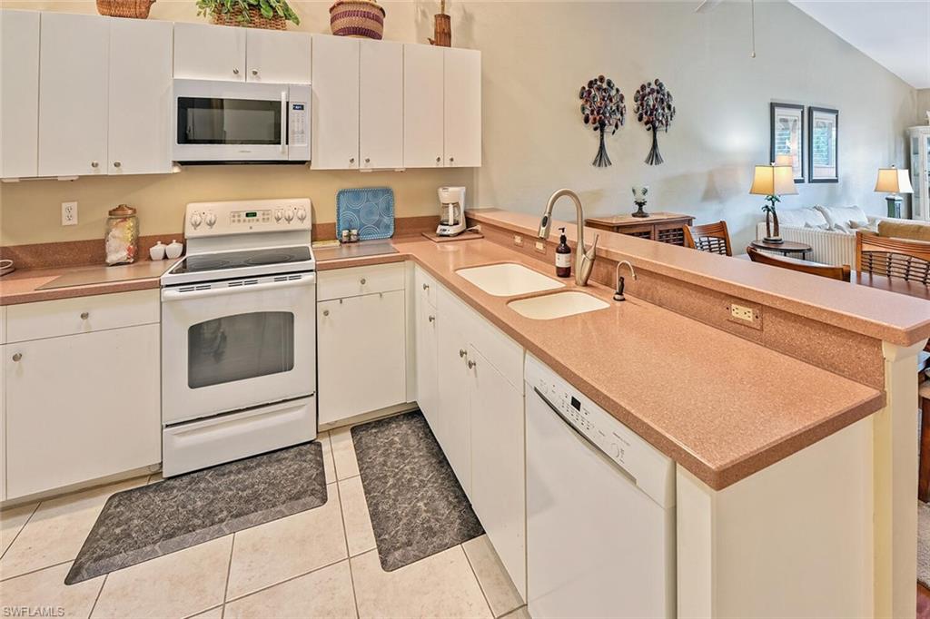 3728 Stone Way Property Photo 4