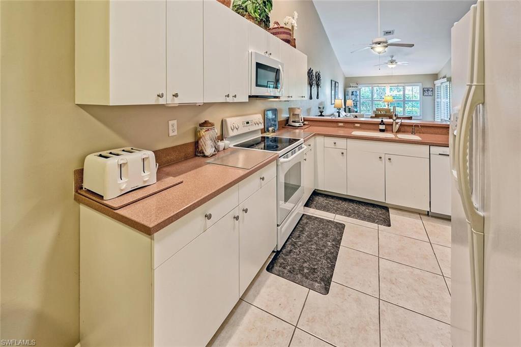 3728 Stone Way Property Photo 5