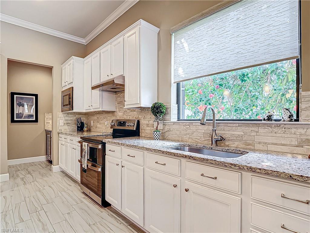 20462 Misty Woods Ct Property Photo 4