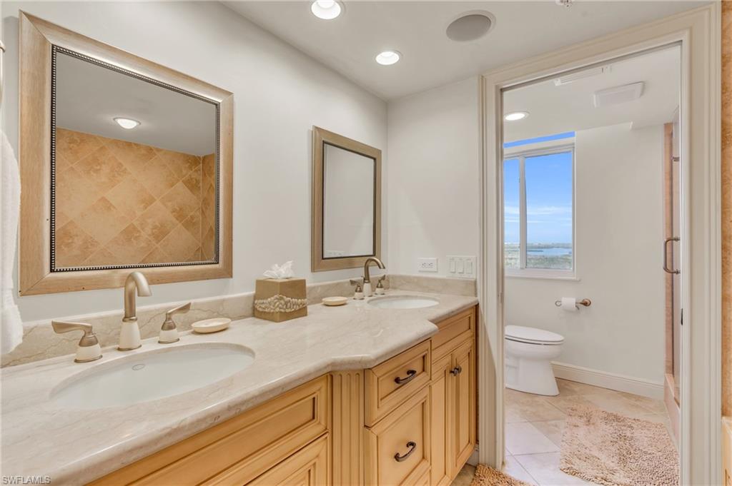 4753 Estero Blvd # 1405 Property Photo 23