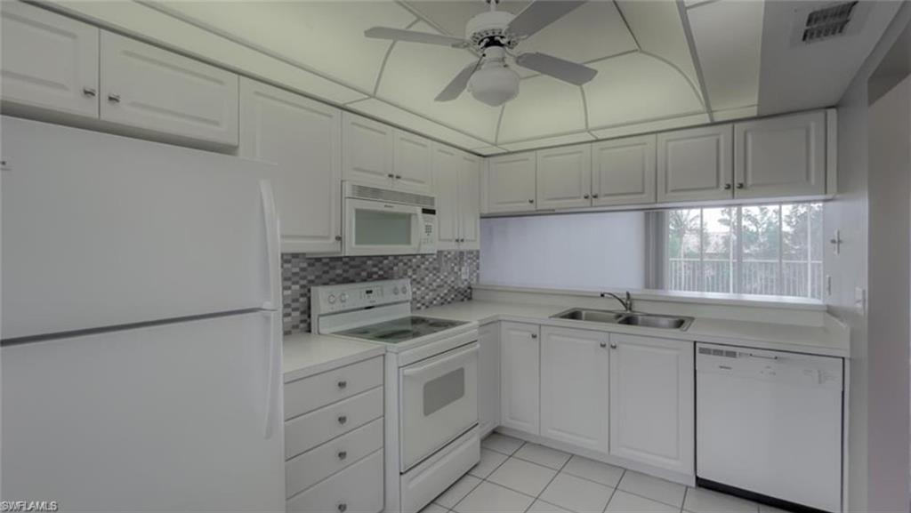 14831 Park Lake Dr # 311 Property Photo 6