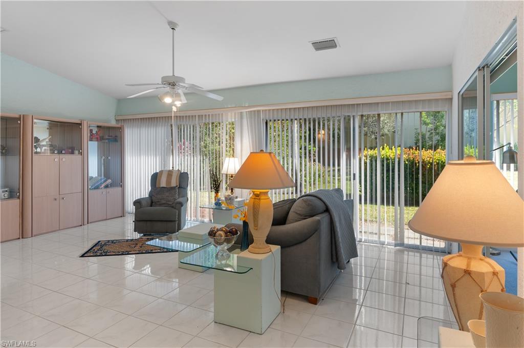 21685 Sungate Ct Property Photo 10