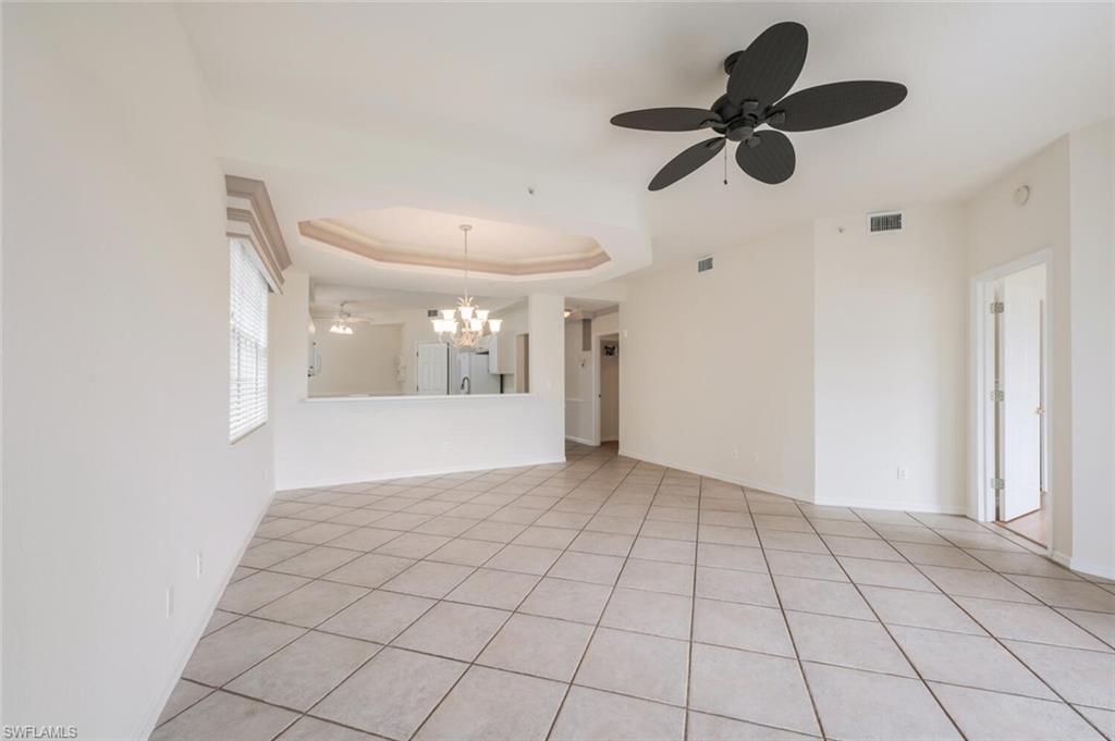 3964 Bishopwood Ct E # 106 Property Photo 5