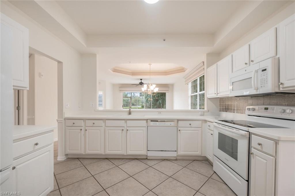 3964 Bishopwood Ct E # 106 Property Photo 6