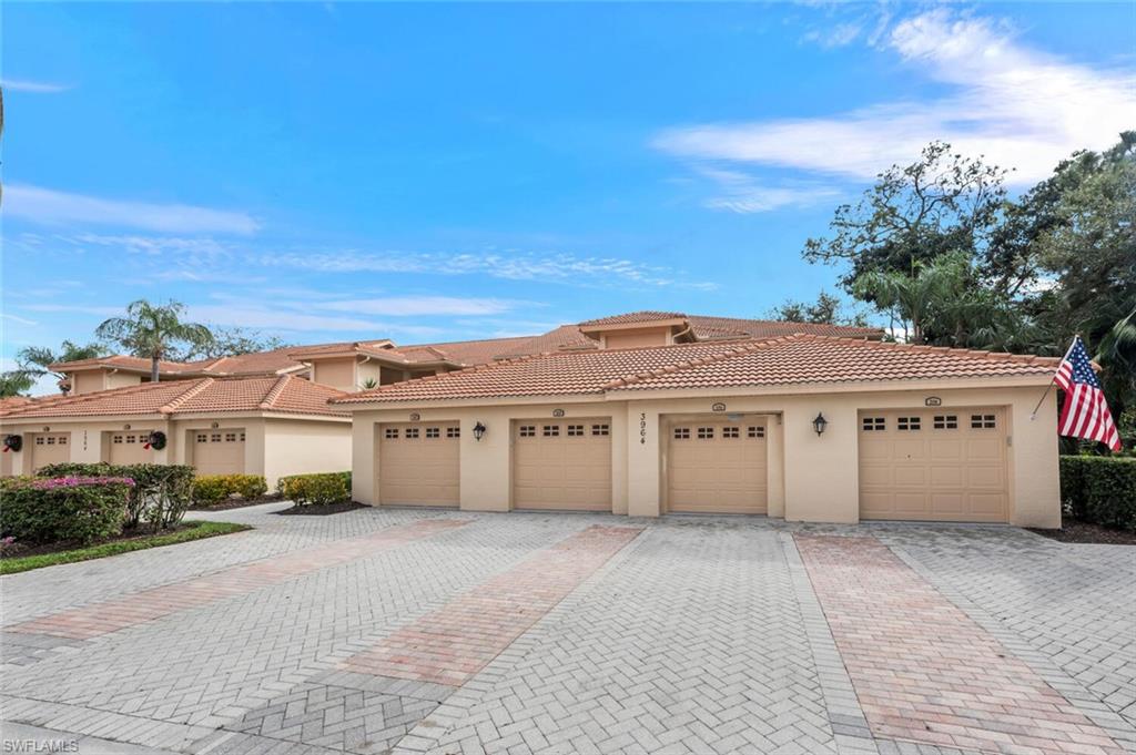 3964 Bishopwood Ct E # 106 Property Photo 25