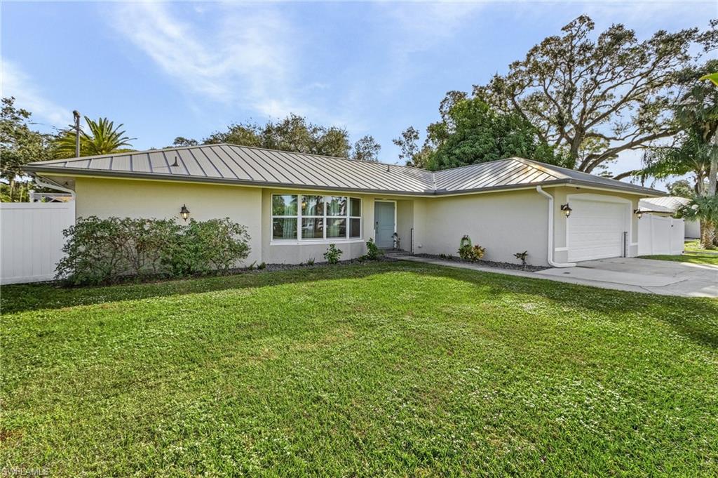 13756 River Forest Dr Property Photo 3