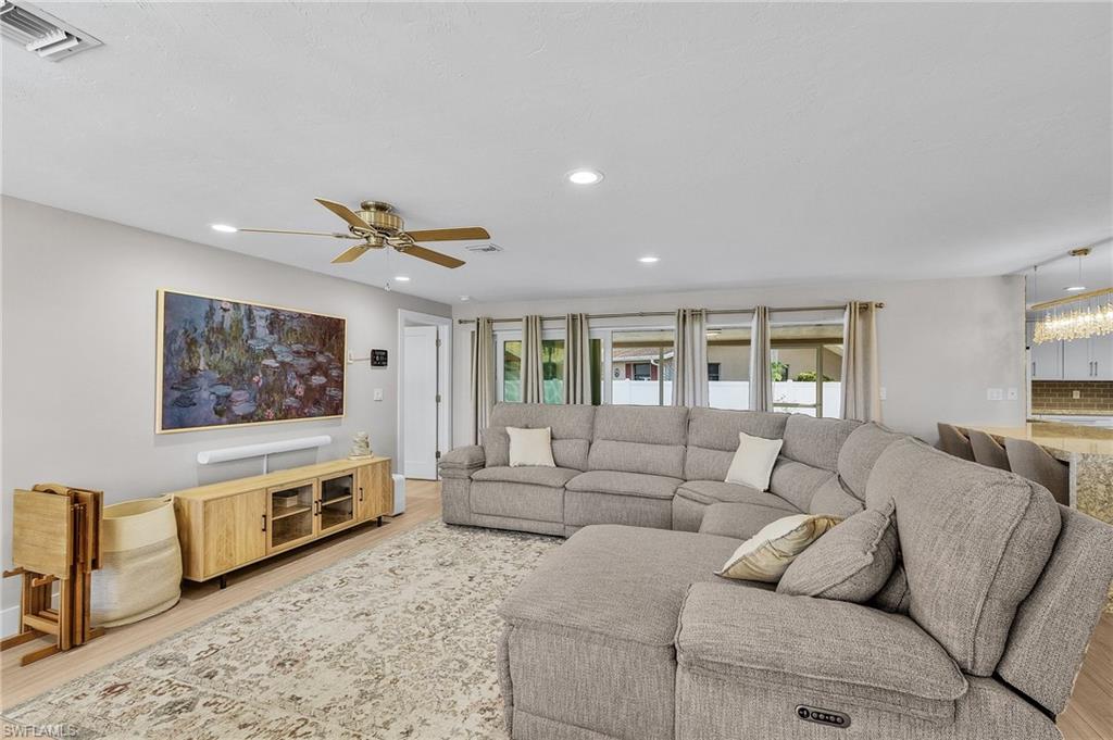 13756 River Forest Dr Property Photo 6