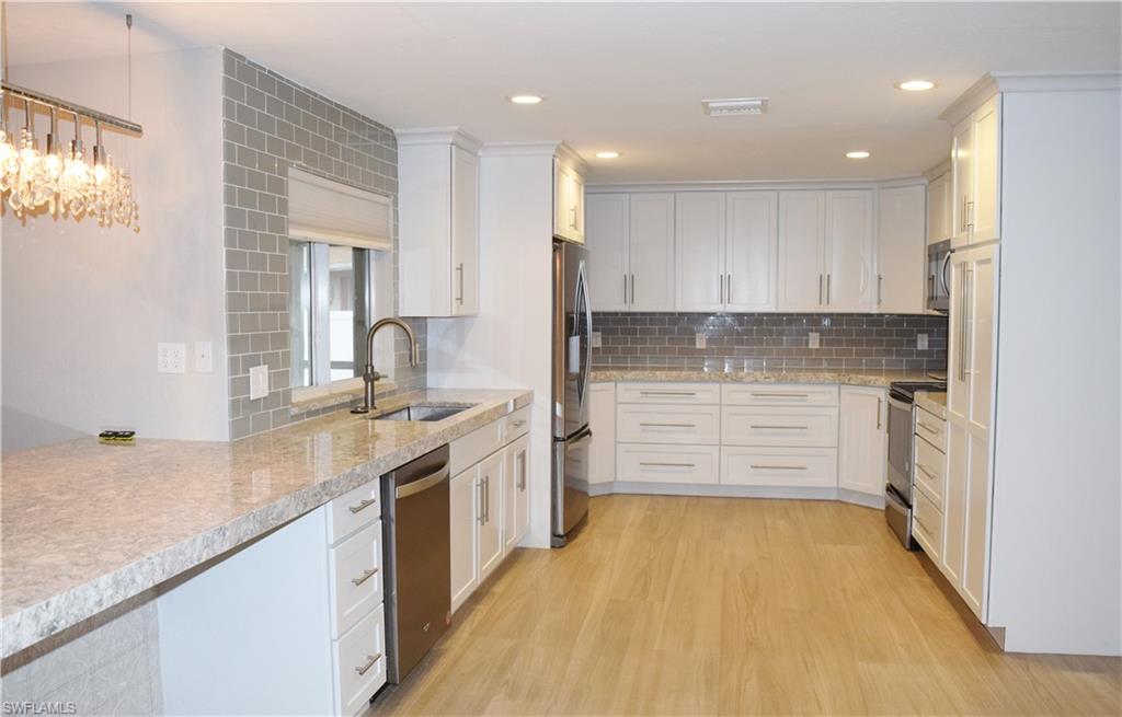 13756 River Forest Dr Property Photo 10