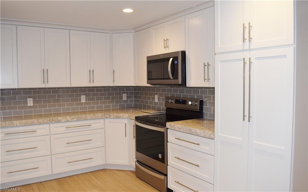 13756 River Forest Dr Property Photo 11
