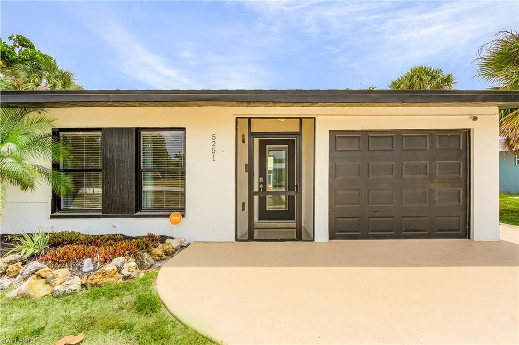 5251 Tower Dr Property Photo 3