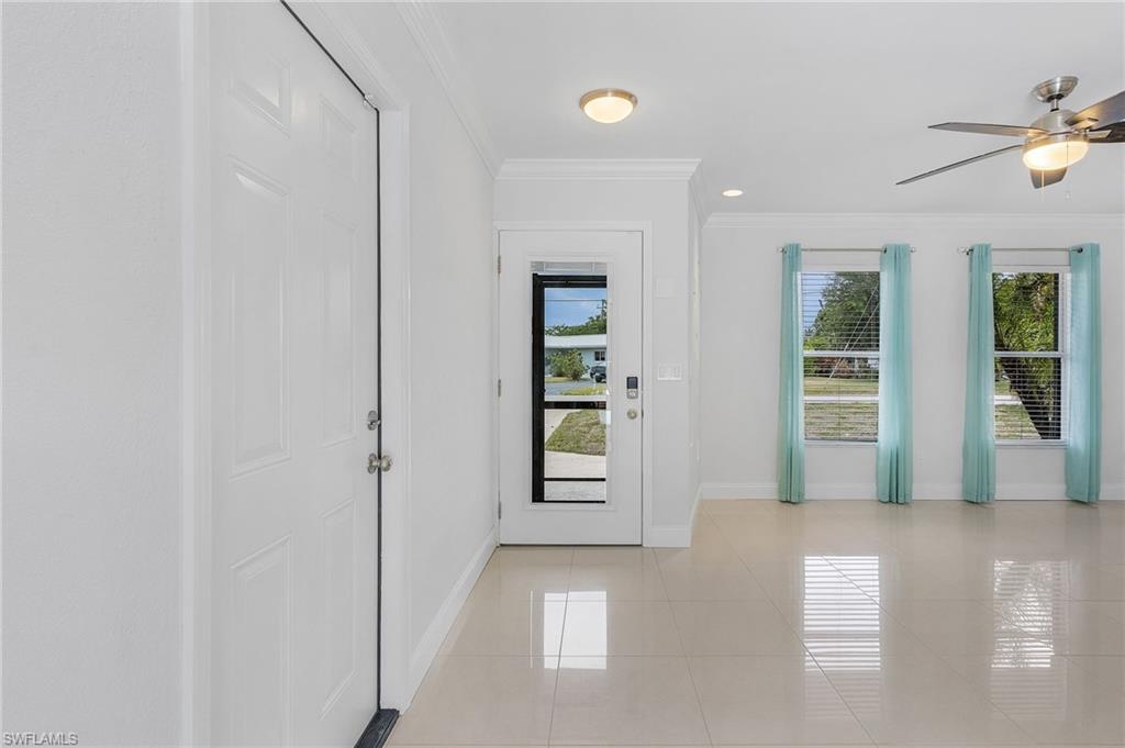 5251 Tower Dr Property Photo 4