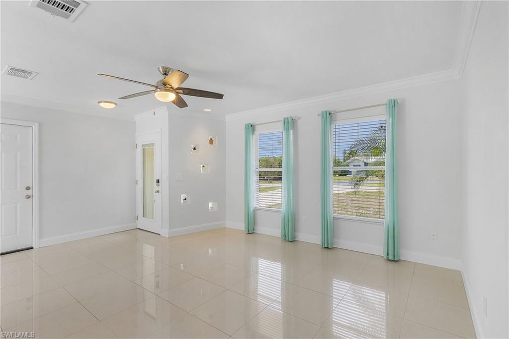 5251 Tower Dr Property Photo 5