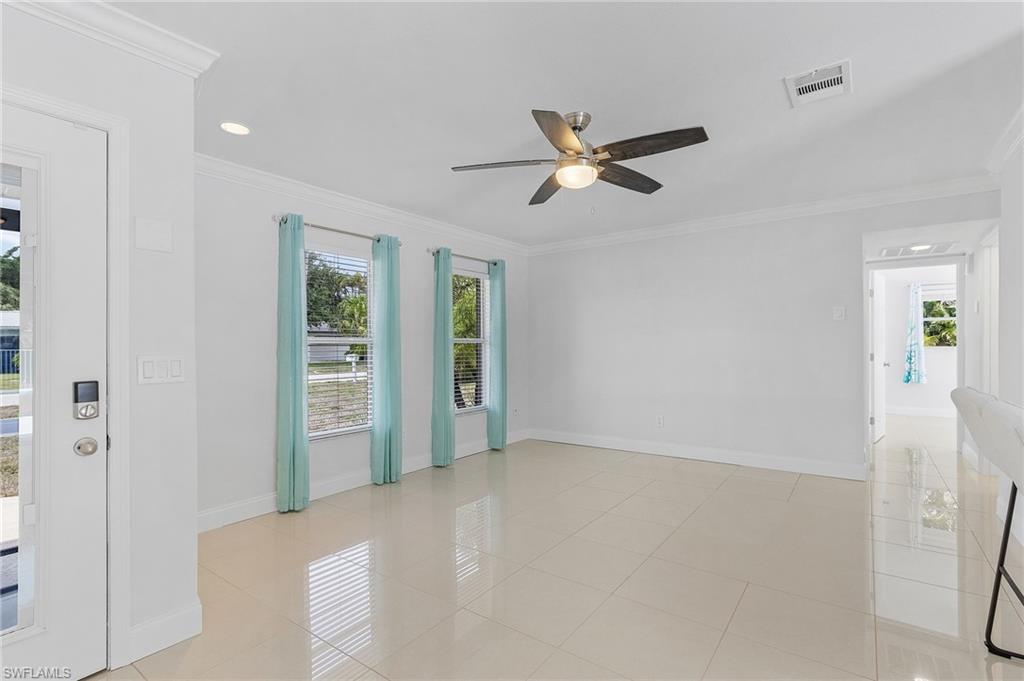 5251 Tower Dr Property Photo 6