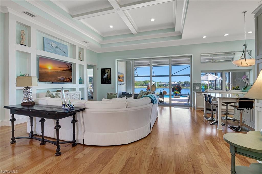 5046 Martinique Dr Property Photo 4