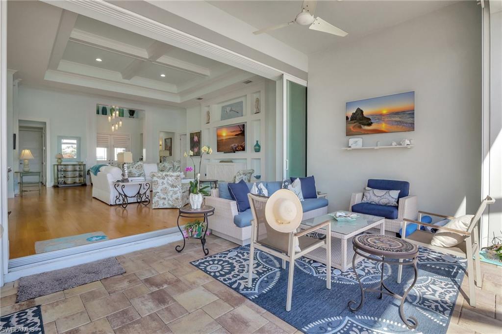 5046 Martinique Dr Property Photo 12
