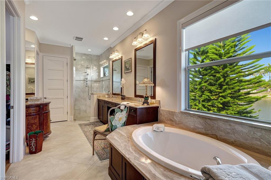 5046 Martinique Dr Property Photo 23