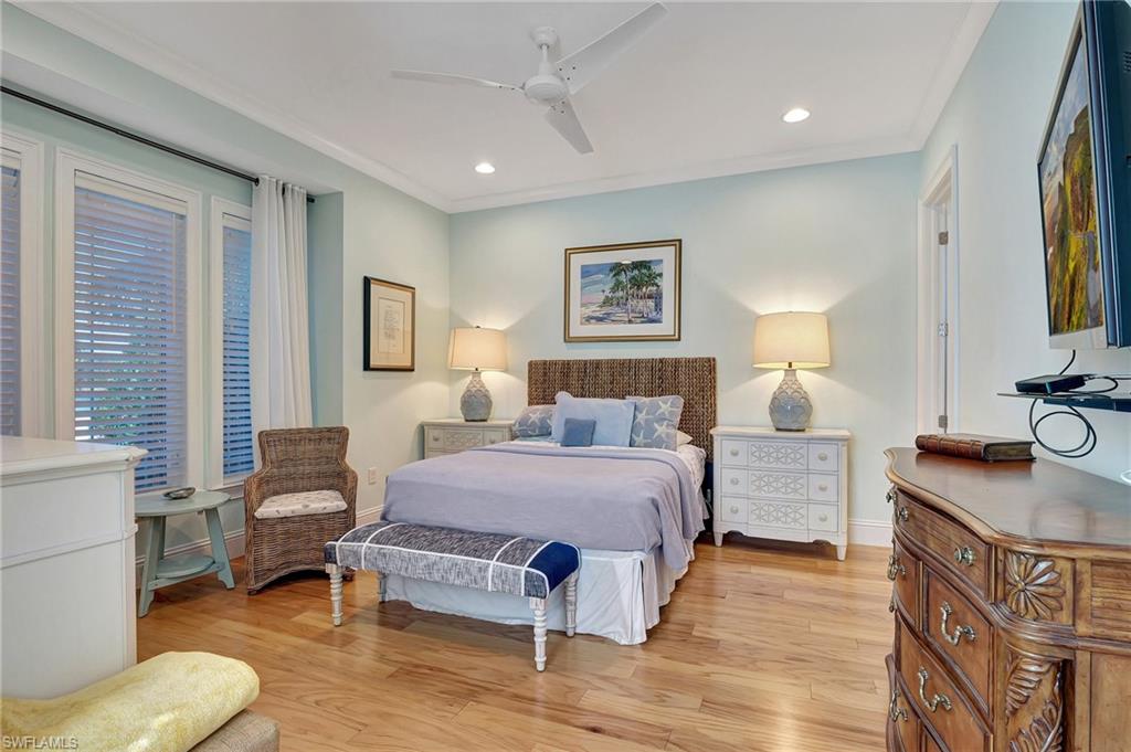 5046 Martinique Dr Property Photo 30
