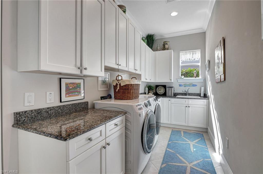 5046 Martinique Dr Property Photo 34