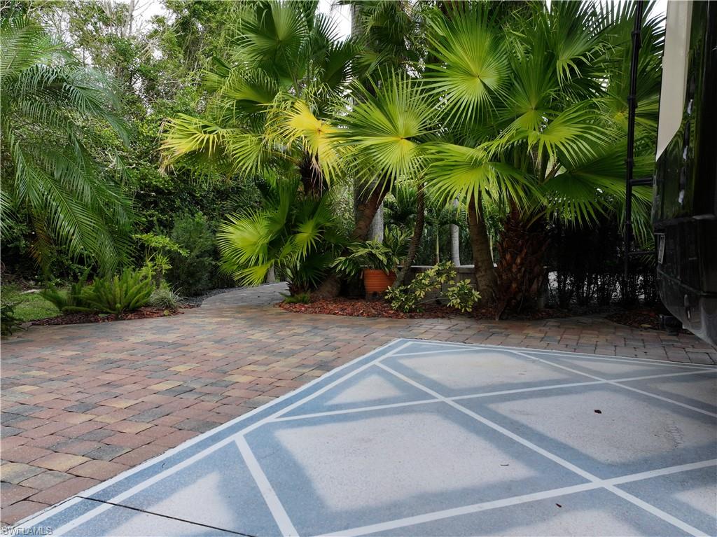 10051 Ramblewood Ct Property Photo 4