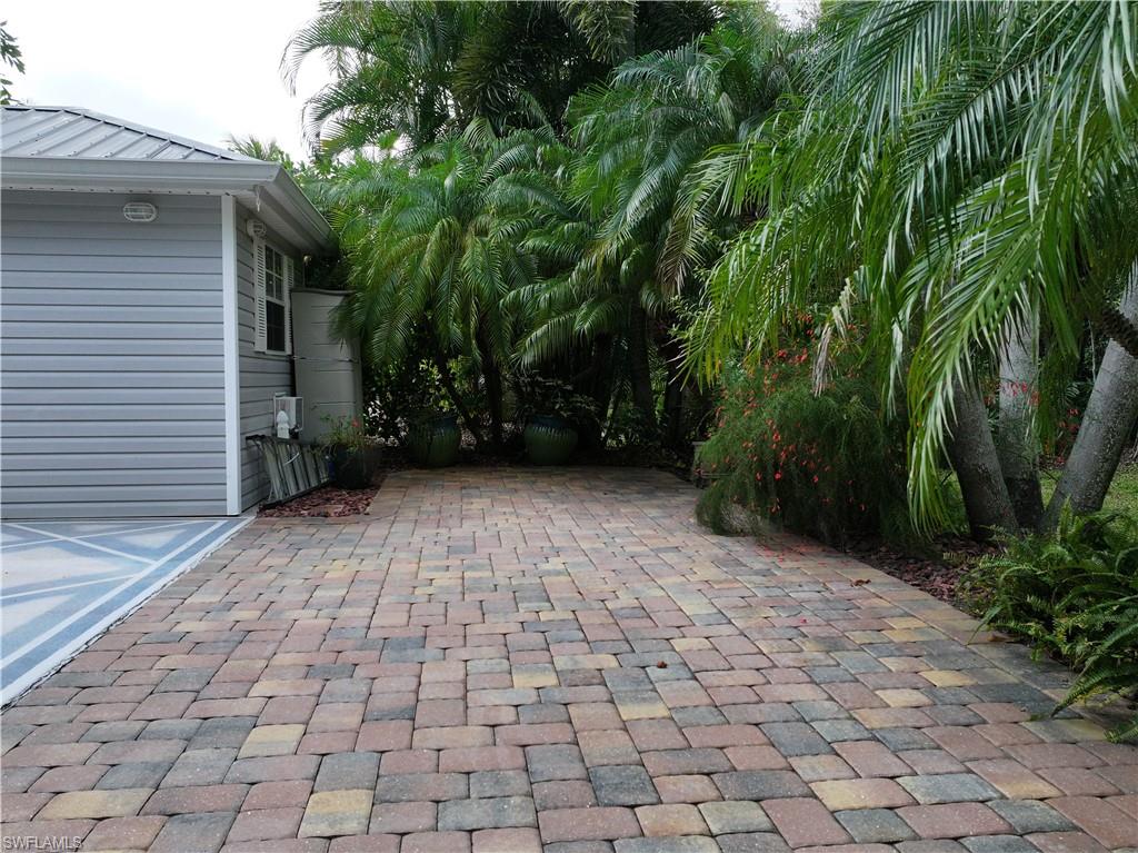 10051 Ramblewood Ct Property Photo 6