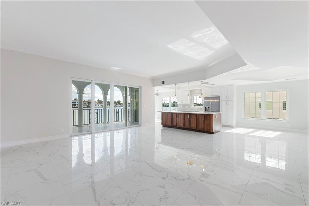 4000 Gulf Shore Blvd N 2000 Property Photo 6